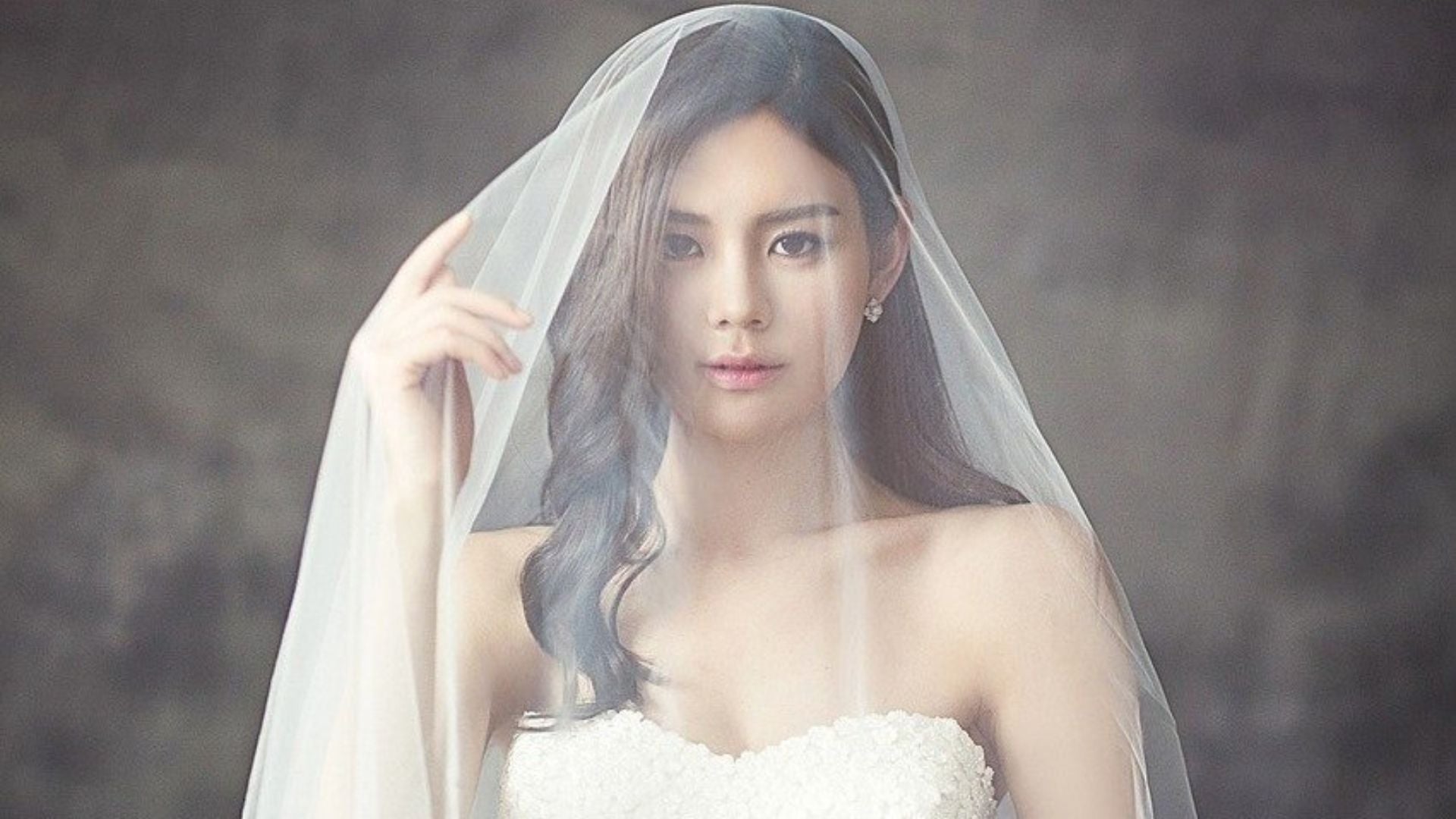 ウェディングドレスに合わせるブーケの種類や相性の良い衣装をチェック