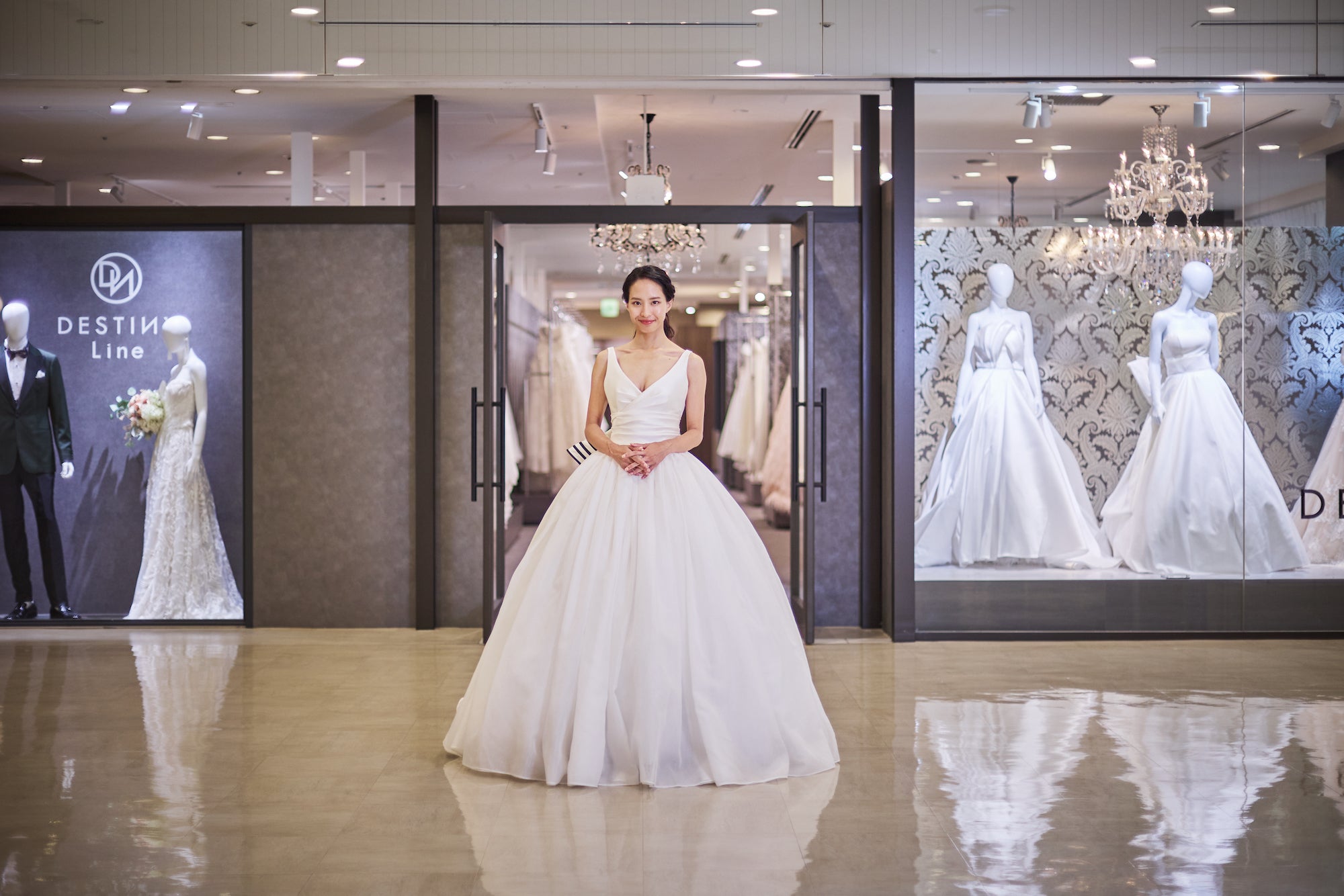 ウェディングドレスに合うストッキングとは?選び方のポイントを解説