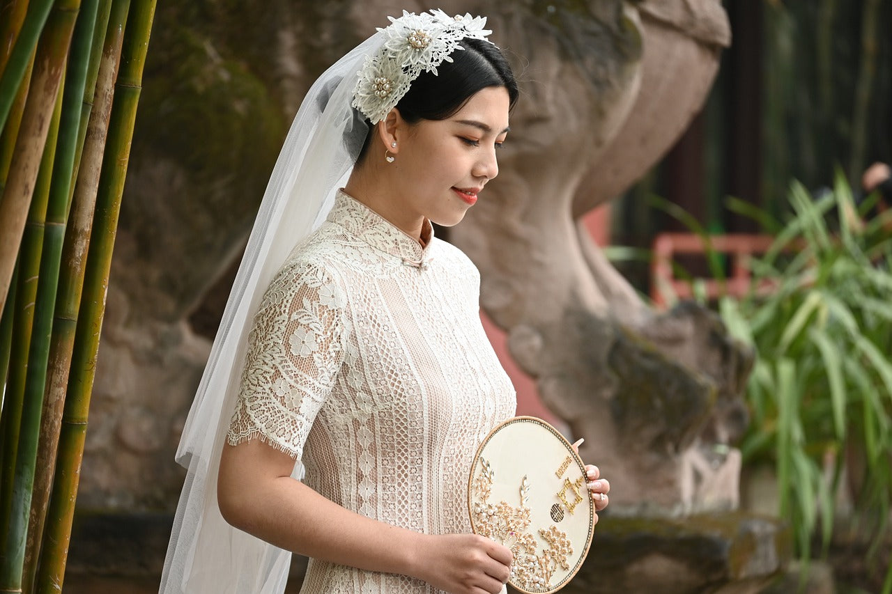 ウェディングドレスのハイネックとは?特徴やおすすめのデザインを4つ紹介