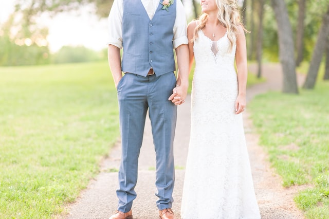 必見】二次会におすすめのカジュアルウェディングドレス6選！選び方や  