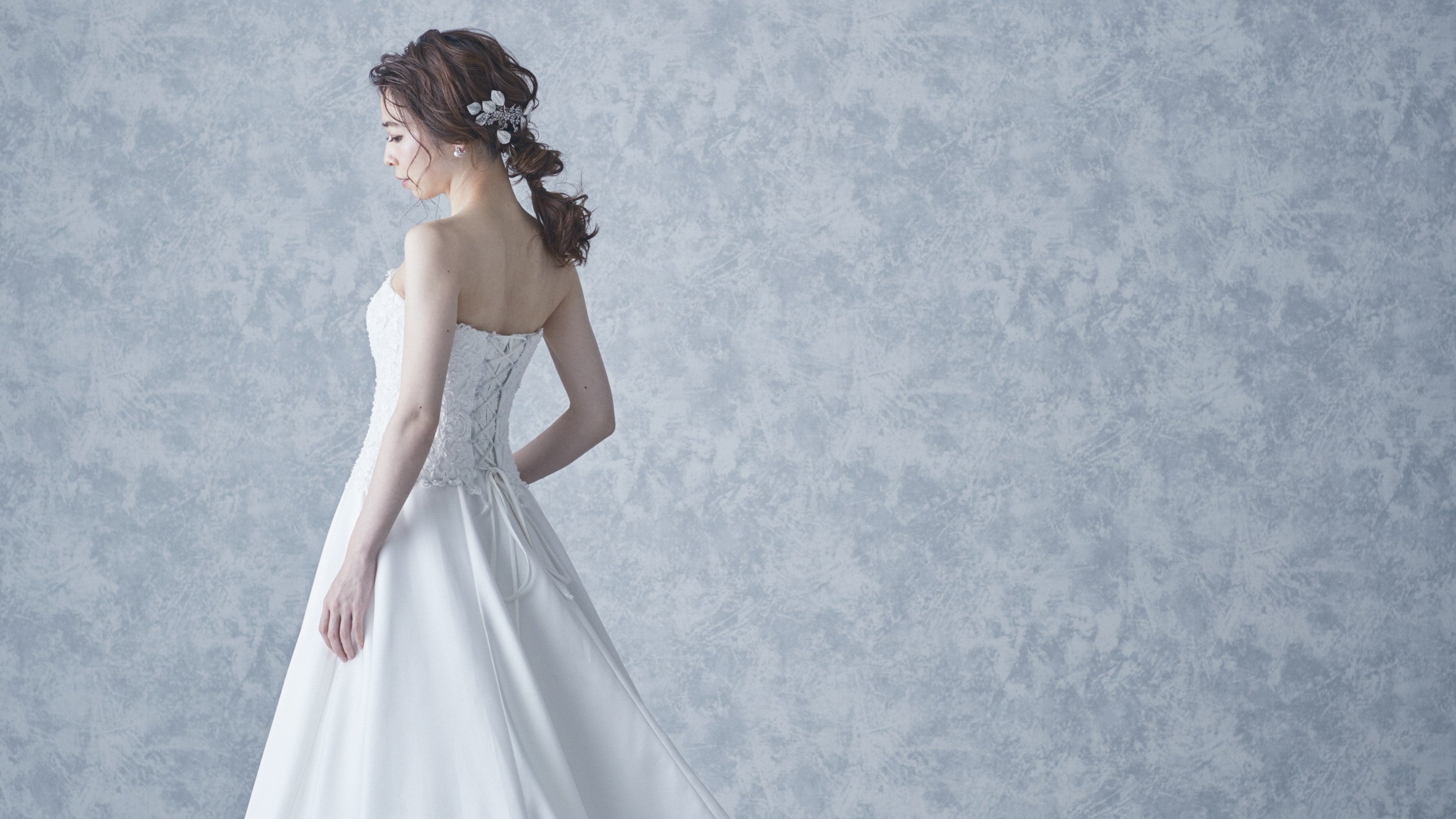 ウェディングドレスのトレーンとは?長さによる違いとドレスの種類