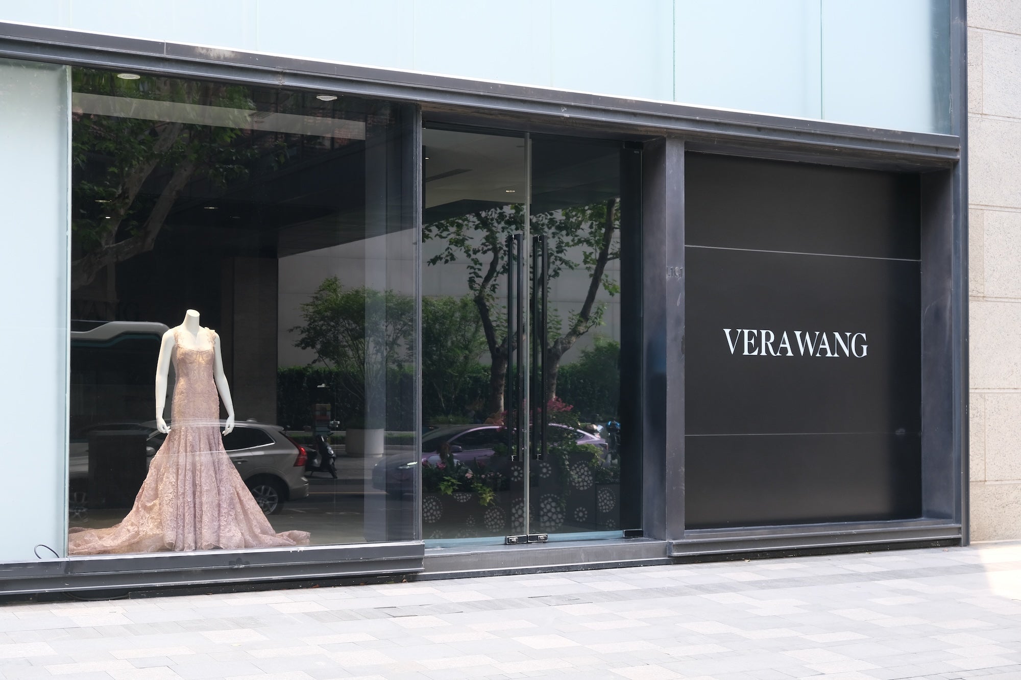 2024年版:有名ウェディングドレスデザイナーの最新トレンド