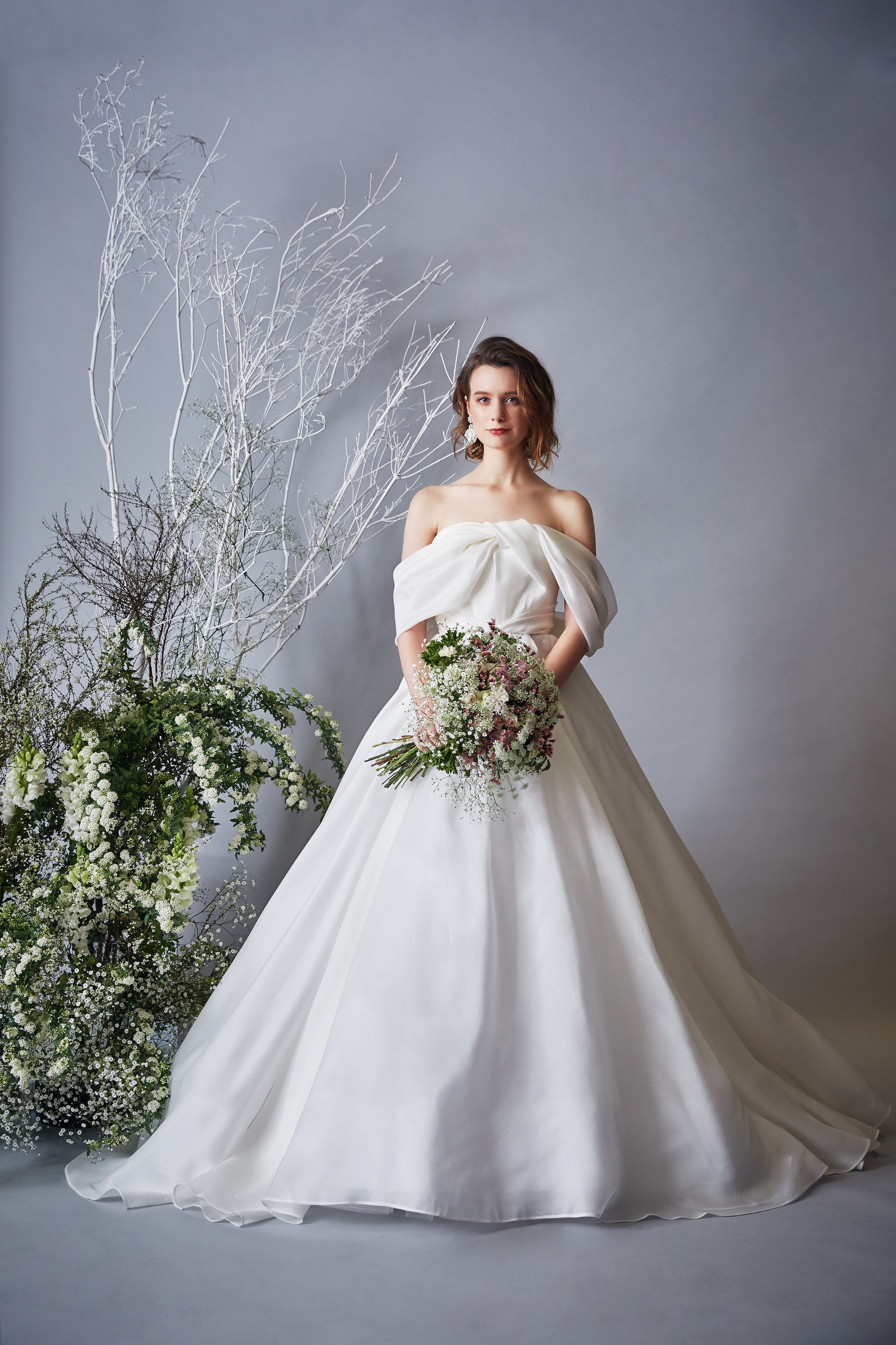 AR0031｜ウェディングドレス、ブランドドレスのレンタルならザ・ドレス  