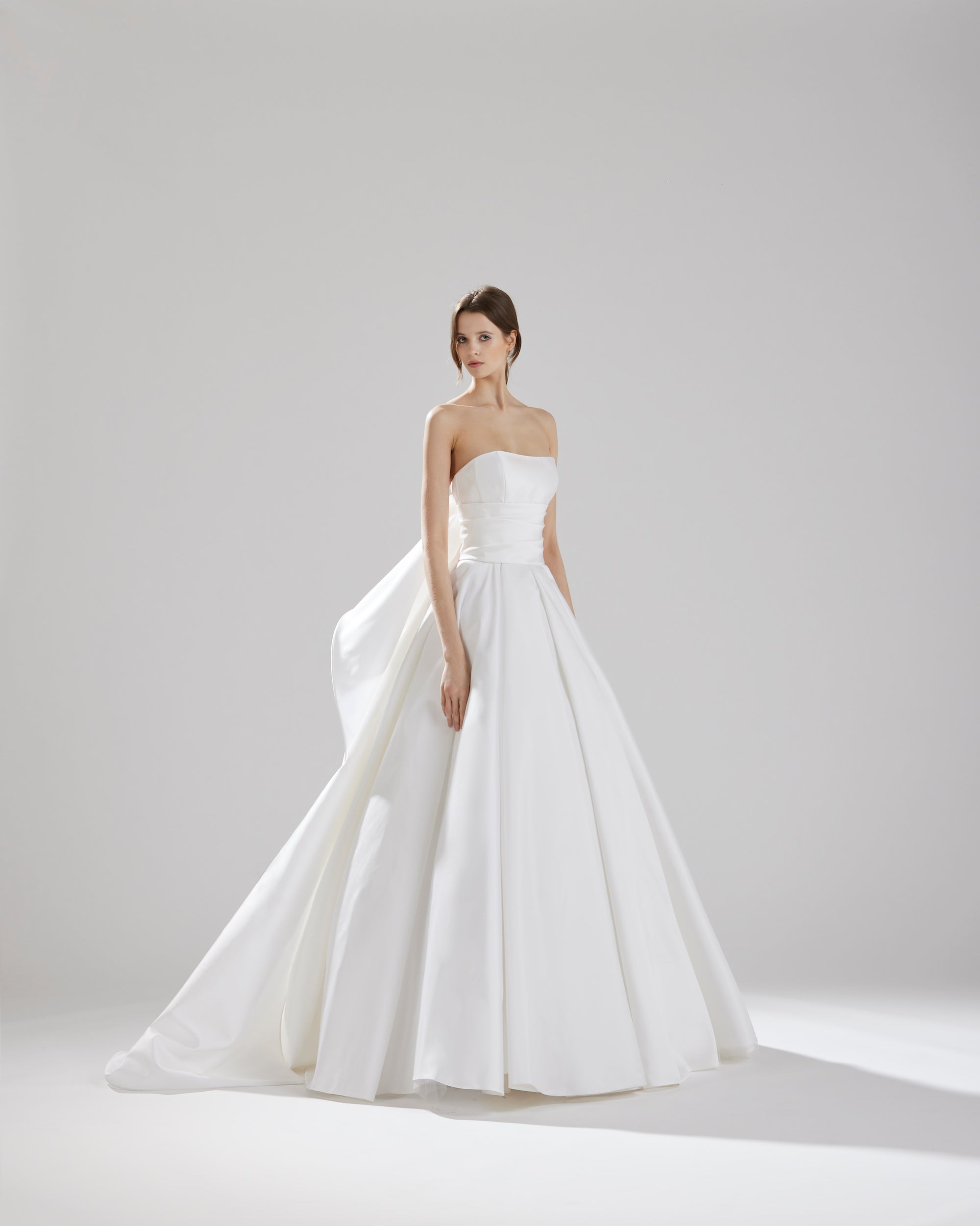 サマーセール◇美品 イタリア製 COM.P.AR キャビネット 高級キャバドレス通販サイト Angel 限定セール！AR ホワイトドレス