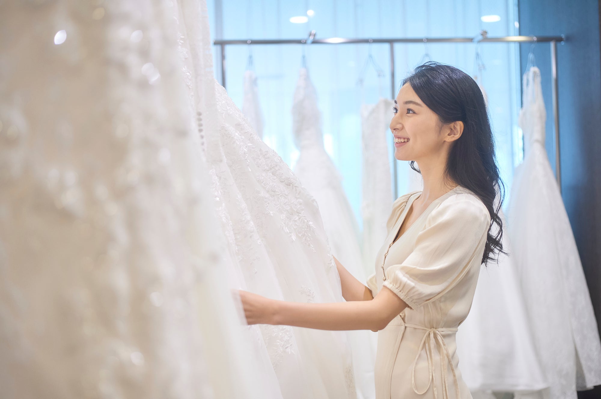 30代花嫁のウェディングドレスはどう選ぶ？選び方や注意点を解説