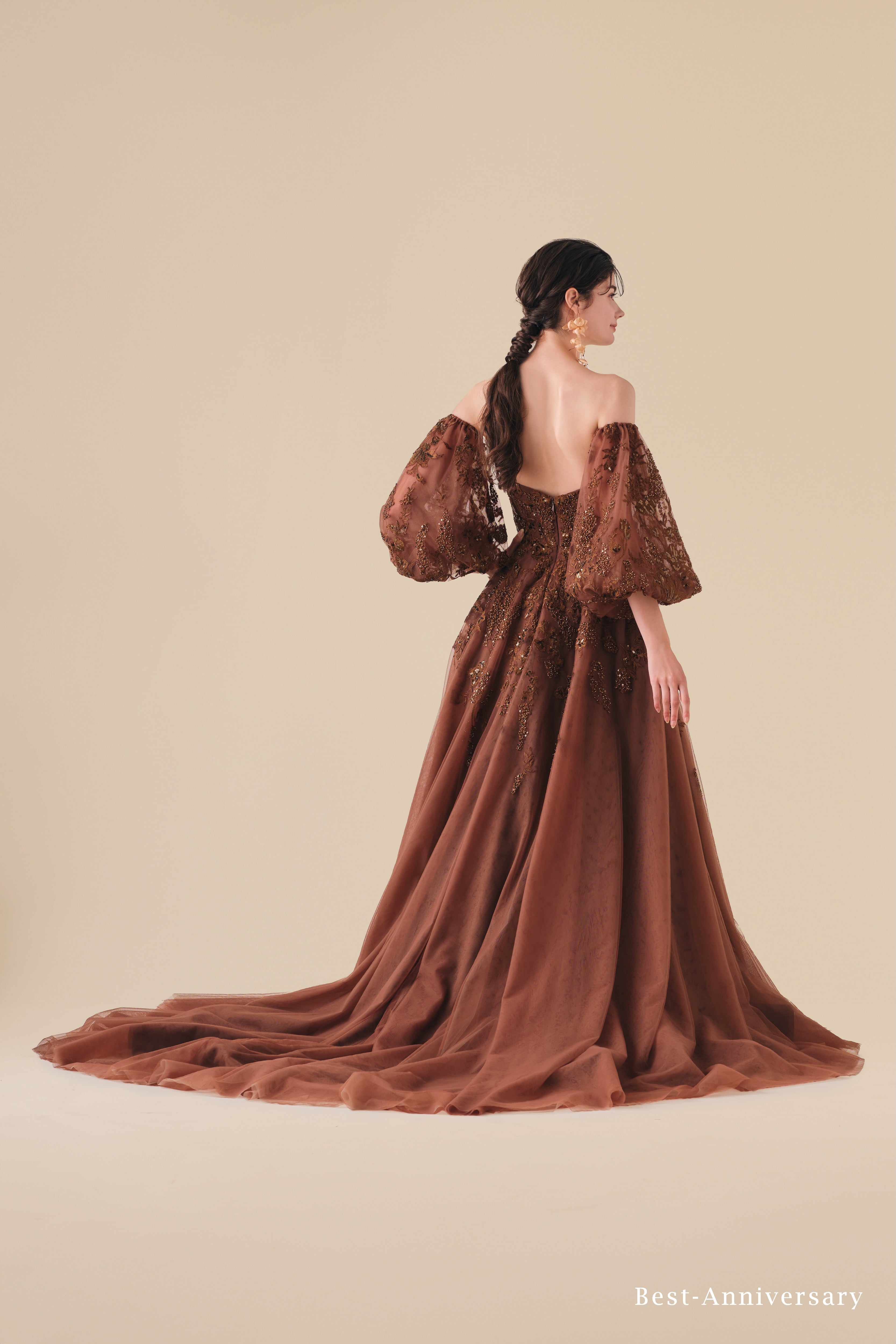 CELESTE【090】｜ウェディングドレス、ブランドドレスのレンタルならザ