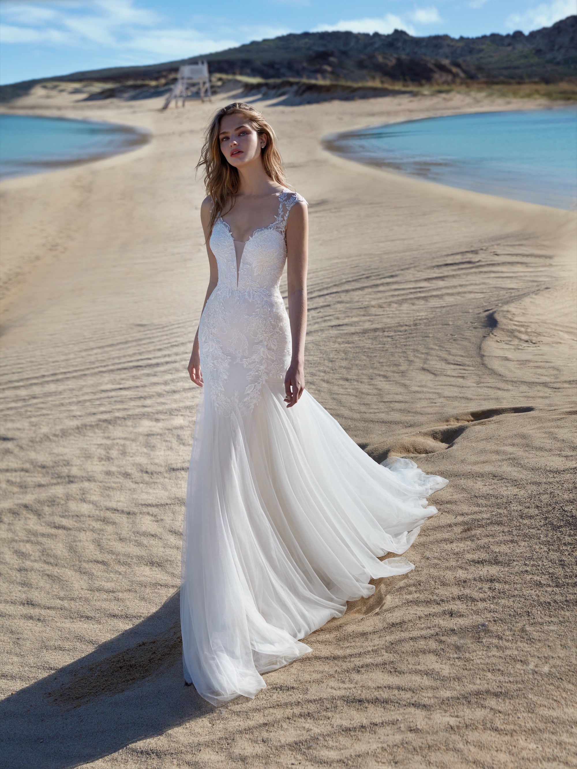 NM001｜ウェディングドレス、ブランドドレスのレンタルならザ・ドレス