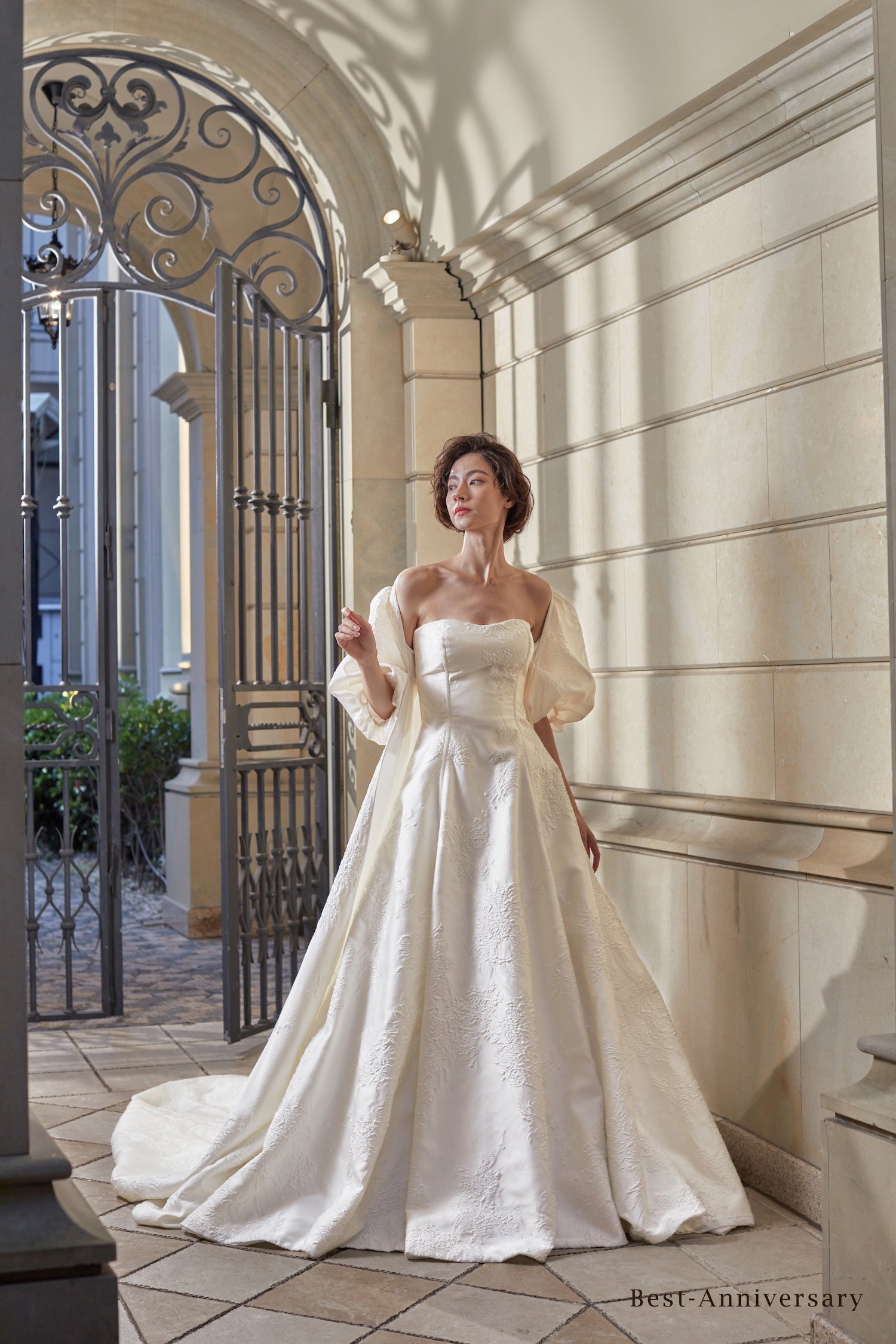 和こころ様、専用〜高級イブニングドレス〜新品2点 Delphine&Cressida Cape｜ウェディングドレス、ブランドドレスの