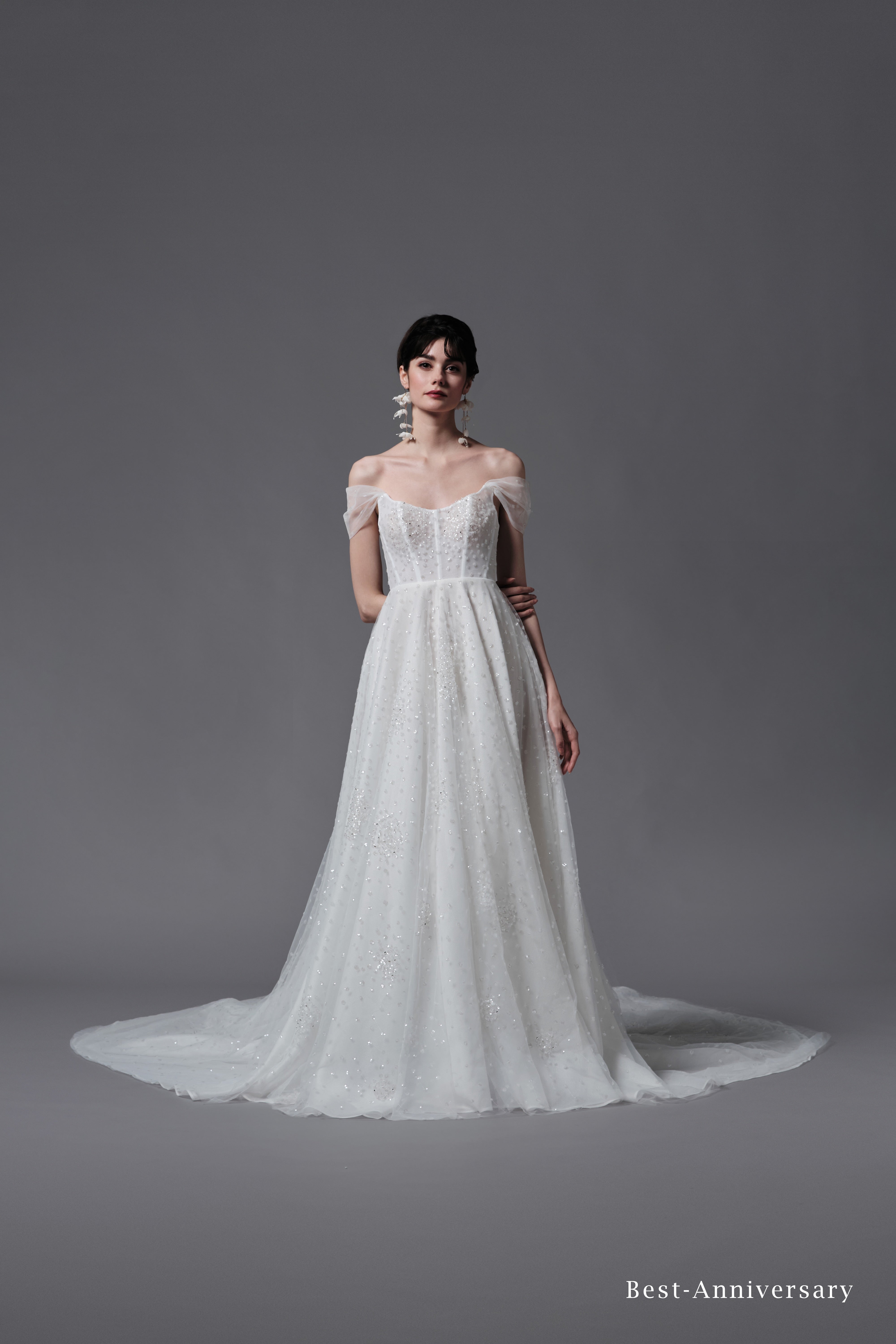 MIA【LHD014】｜ウェディングドレス、ブランドドレスのレンタルならザ