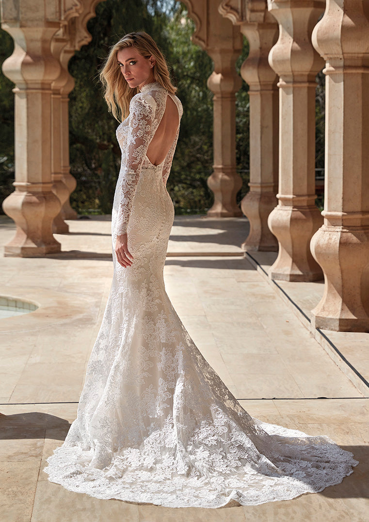 Val de Loire タブリエドレス Tenley: Sleeveless Lace Plunging V-Neck A-Line Wedding Dress